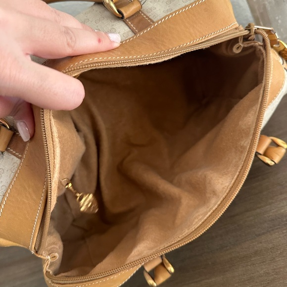 Authentic Vintage Gucci duffel handbag in Tan - Picture 8 of 15